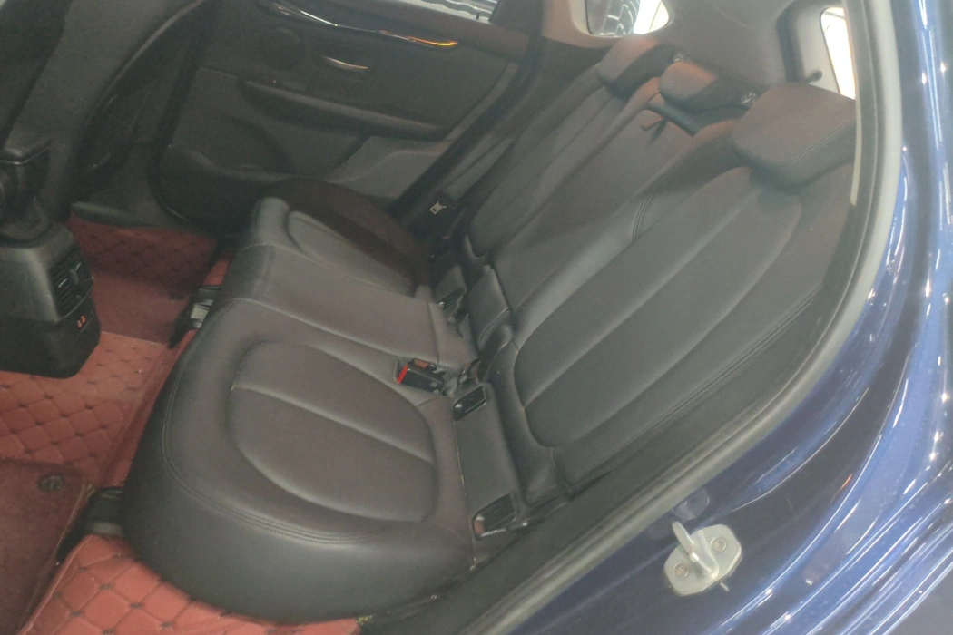 BMW 2 Series station wagon 2019 218i leading model