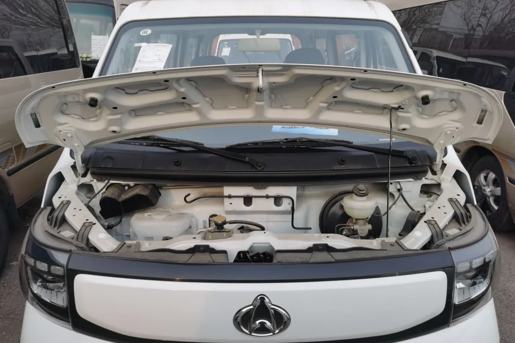 Changan Kaicheng Changan Ruixing EM80 2025 Passenger Version Comfortable 6-seater 260km back lift door 60kW