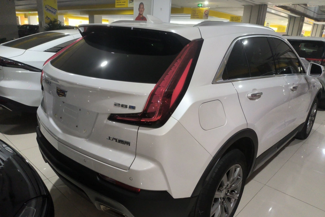 Cadillac XT4 2022 28T two-wheel drive luxury