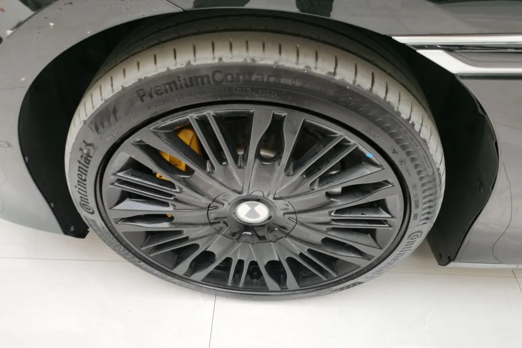 Denza Z9GT 2024 1100 four-wheel drive Ultra version