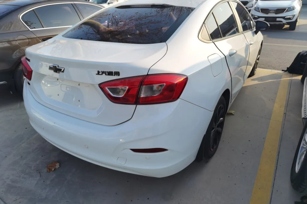 Chevrolet Cruze 2018 Redline 320 Automatic Pioneer Edition