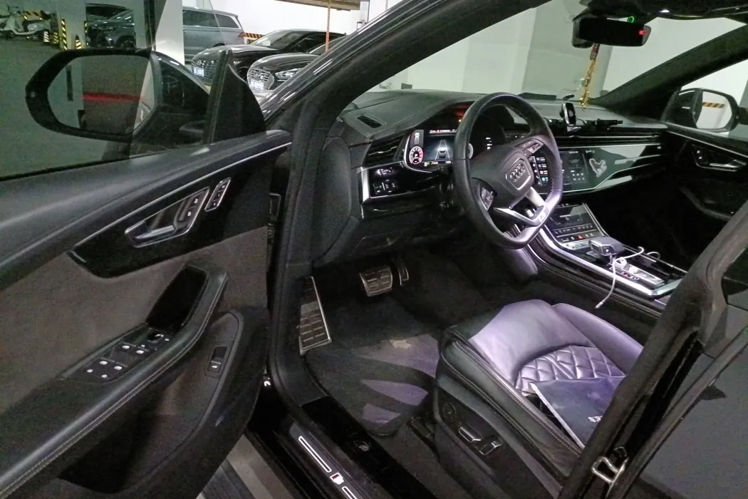 Audi Q8 2021 model 55 TFSI Exclusive dynamic type