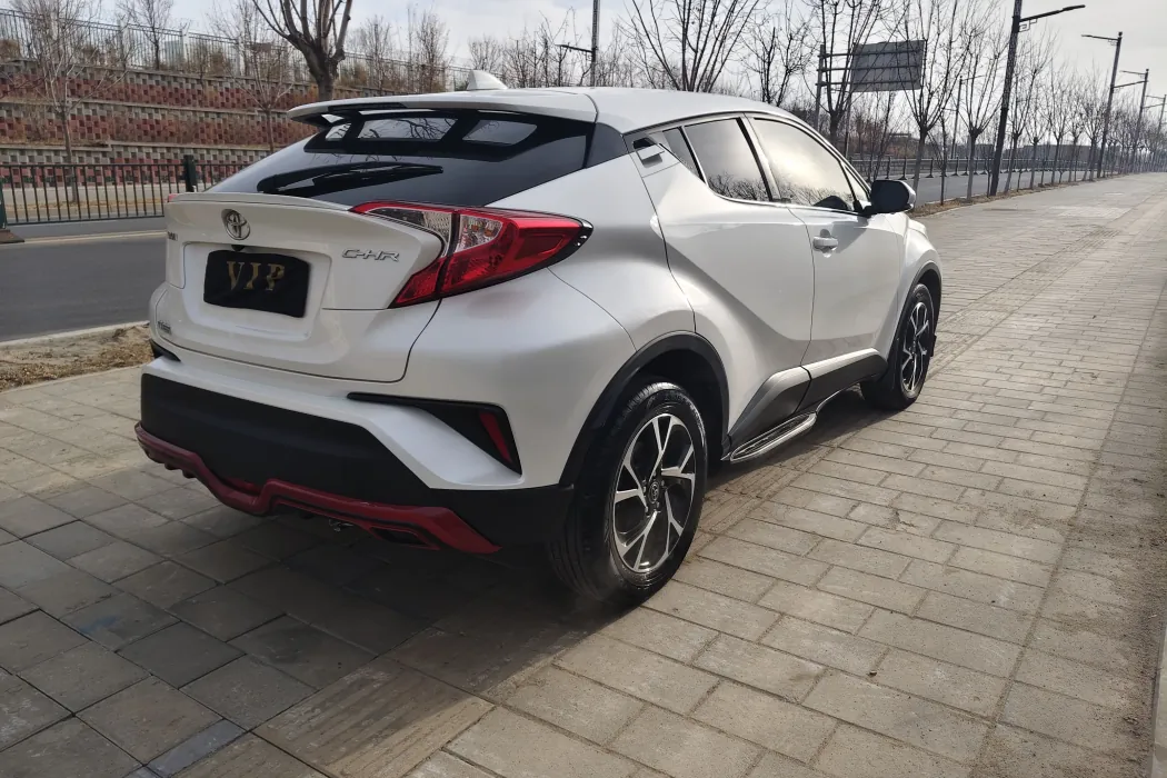 Toyota C-HR 2018 2.0L leading version National V