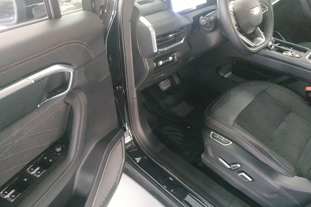 Geely Haoyue L 2025 Model 2.0T DCT Exclusive Model