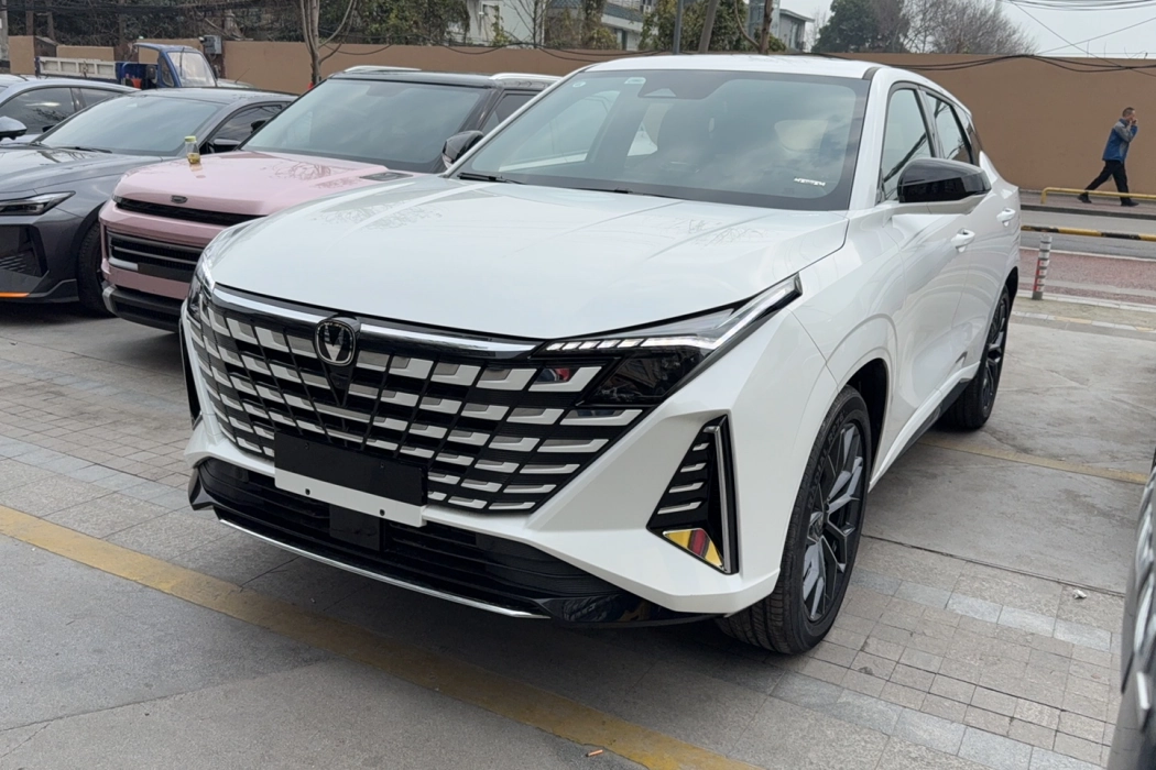 Changan UNI-Z 2025 1.5T Luxury