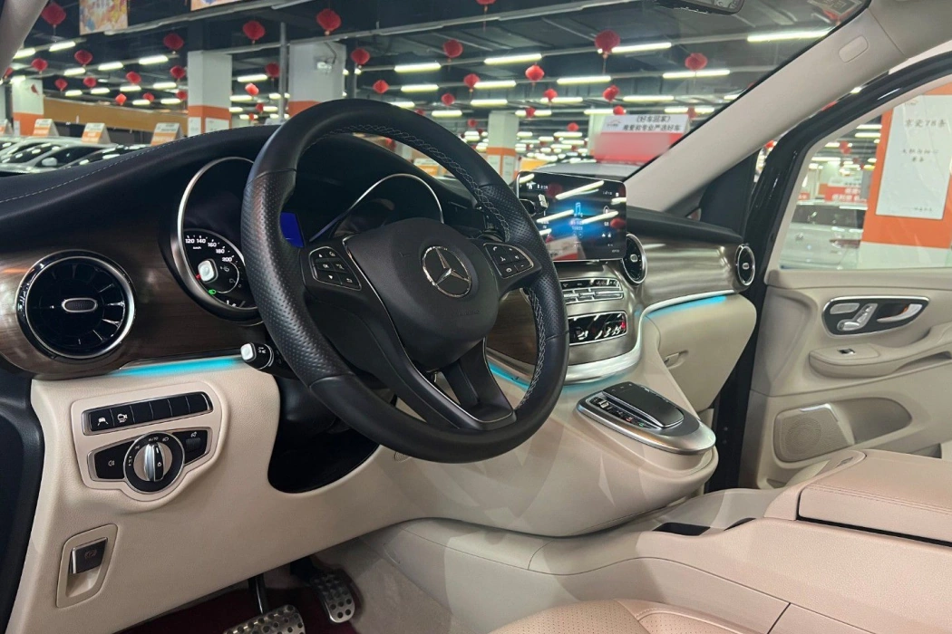 Mercedes-Benz V-class 2021 V 260 L long wheelbase Premium Edition