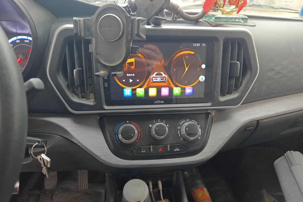 Changan Kaicheng Changan Ruixing M60 2023 1.6L CNG Comfort Bus 6 seats