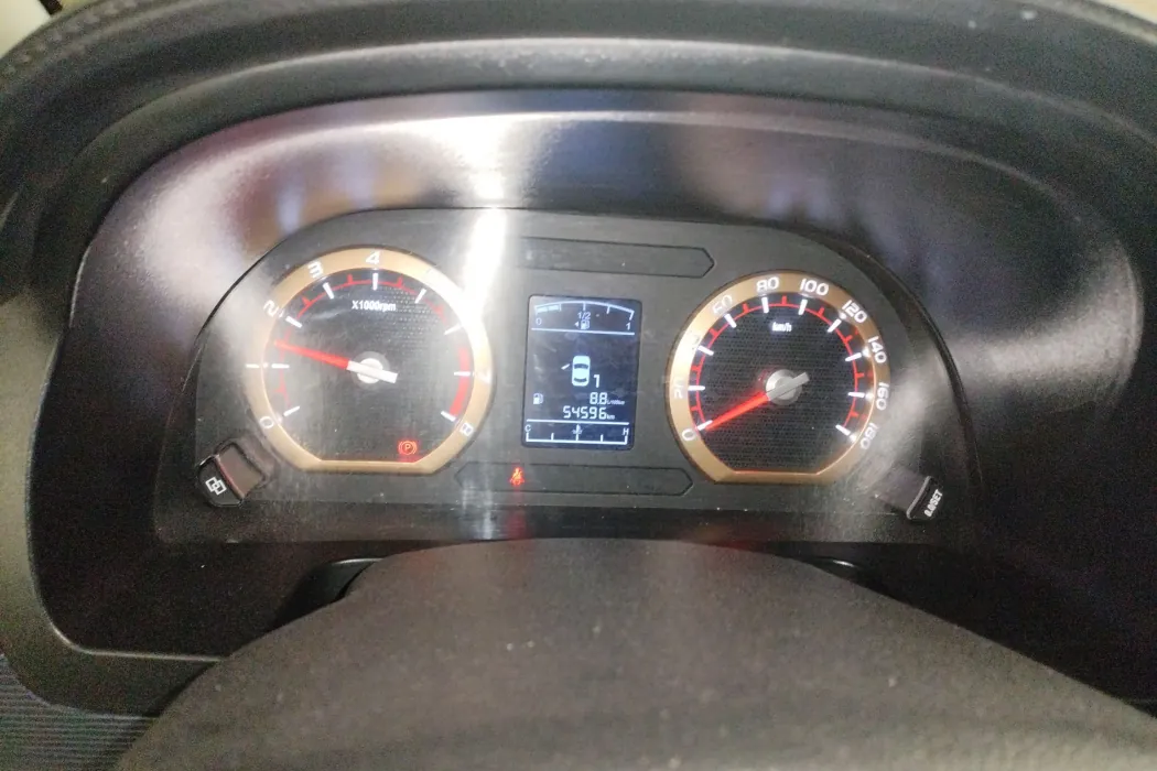 Dongfeng Popular Lingzhi 2023 M5L 1.6L comfortable 7-seater