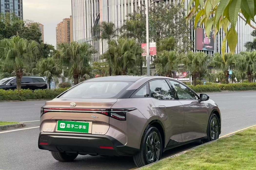 Фото машины 24