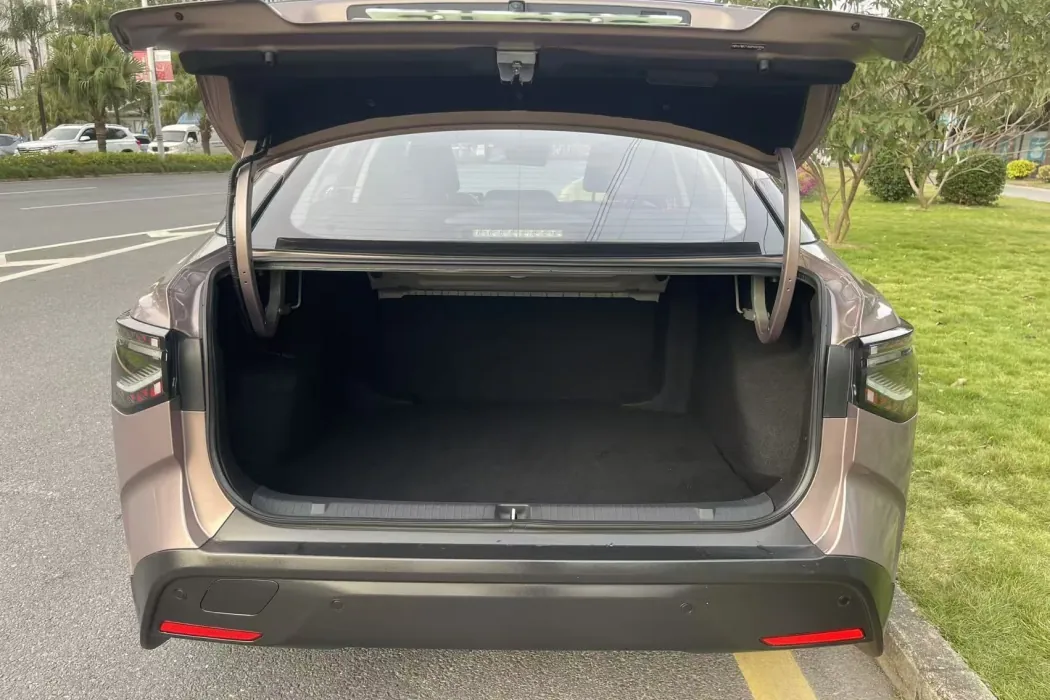 Toyota bZ3 2023 model 616km long battery life Premium