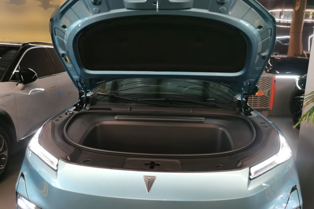 Dark Blue Car Dark Blue S05 2024 510Ultra Pure Electric Version