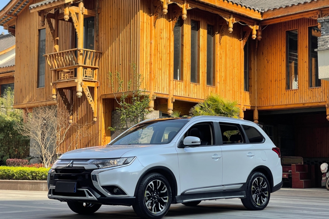 Mitsubishi Outlander 2020 2.0L Two-wheel drive Enjoy Edition 5 seats