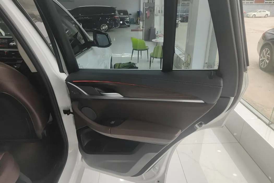 Фото машины 24